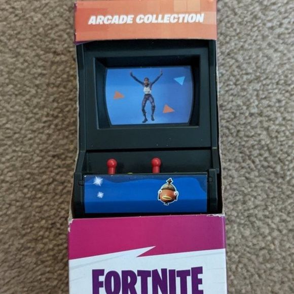 Fortnite Card Game Unopened Damaged Dog - Picture 8 of 8